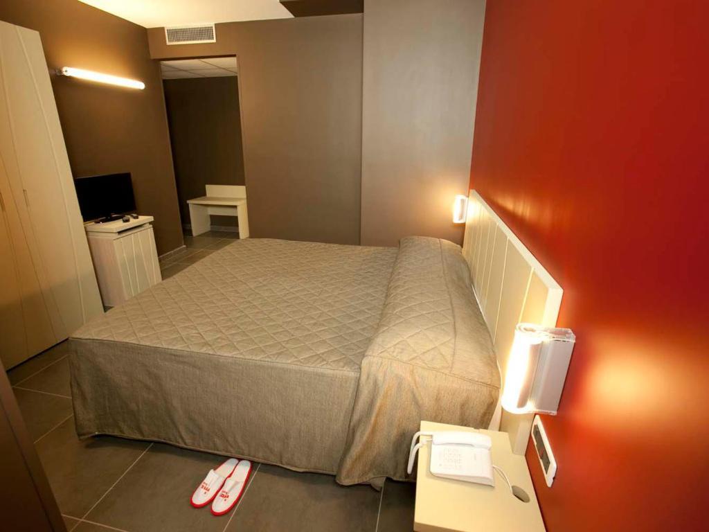 Rolling Hotel Casoria Cameră foto